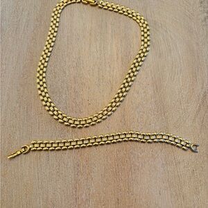Monet vintage gold tone Necklace and Bracelet Set
